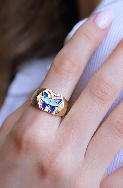 Elegantan prsten sa motivom leptira, plave boje.