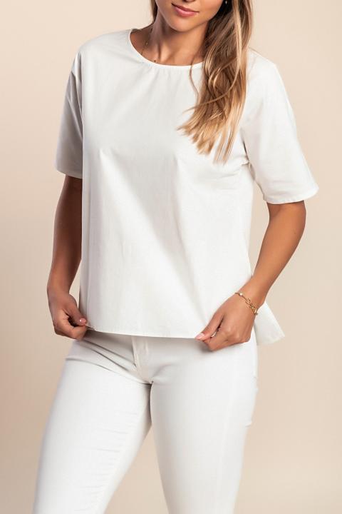Model na slici je visok 168 cm i nosi veličinu S.