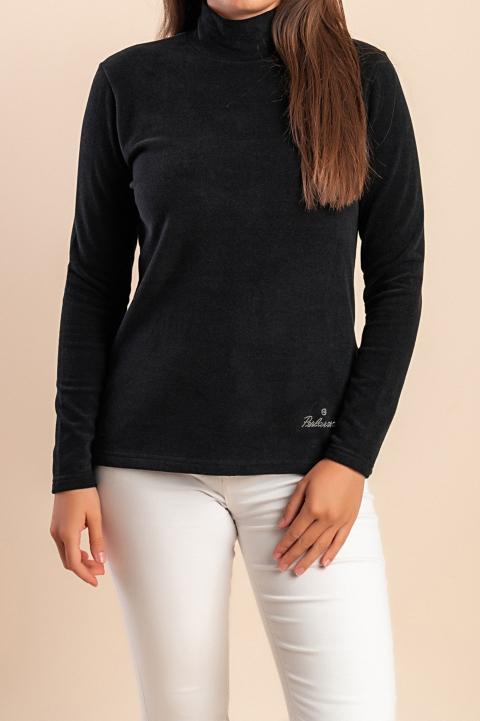 Model na slici je visok 170 cm