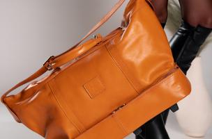 Moderna torba od prirodne kože Kehlani, svijetlo smeđa