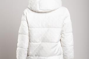Kratka prošivena jakna s kapuljačom, bijela